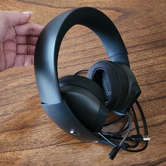 Alienware 7.1 PC Gaming Headset - Picture 1 of 4